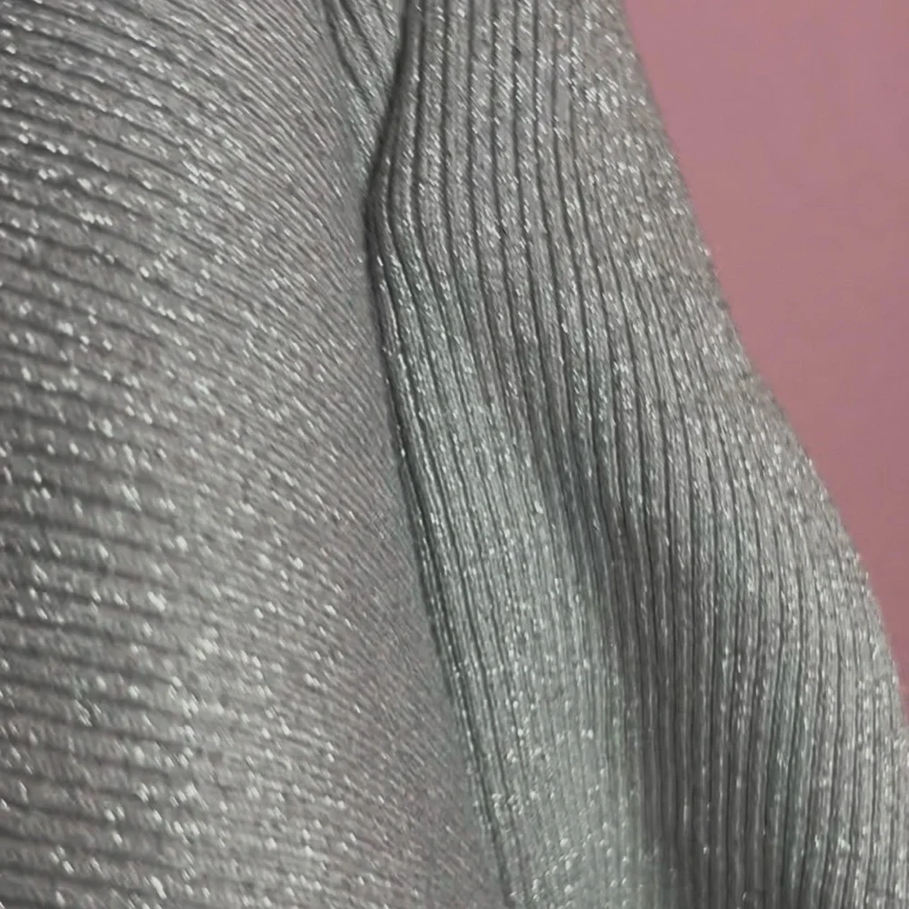 Vintage Grey sparkling ribbed turtleneck sweater - Picture 2 of 3